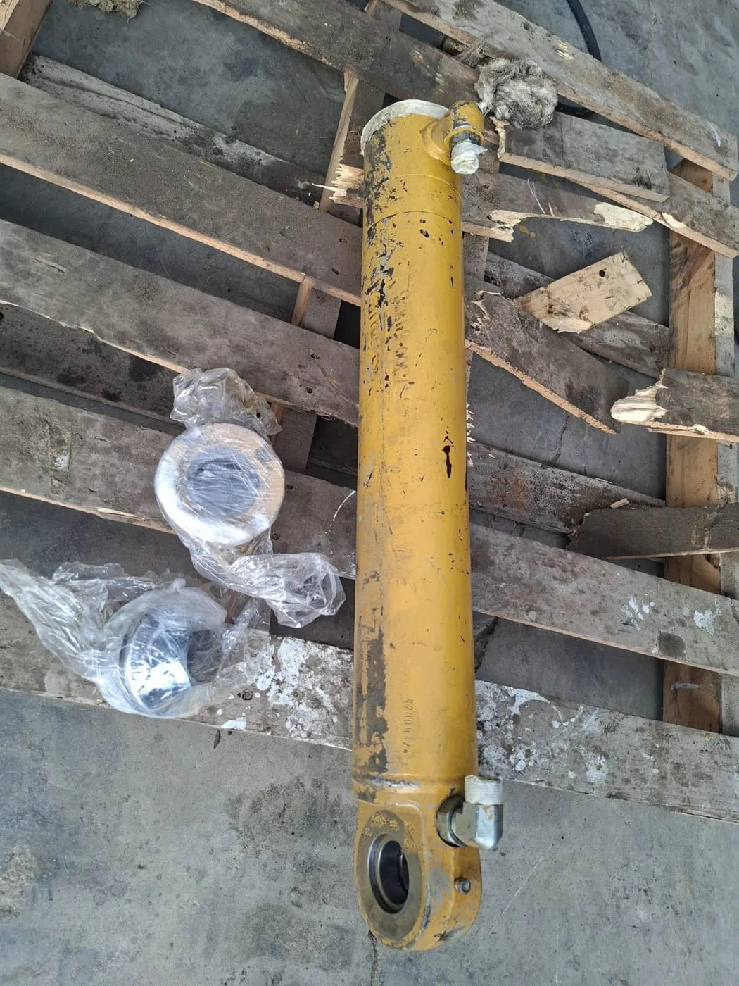 Cilindro hidráulico de maquinaria pesada reparado